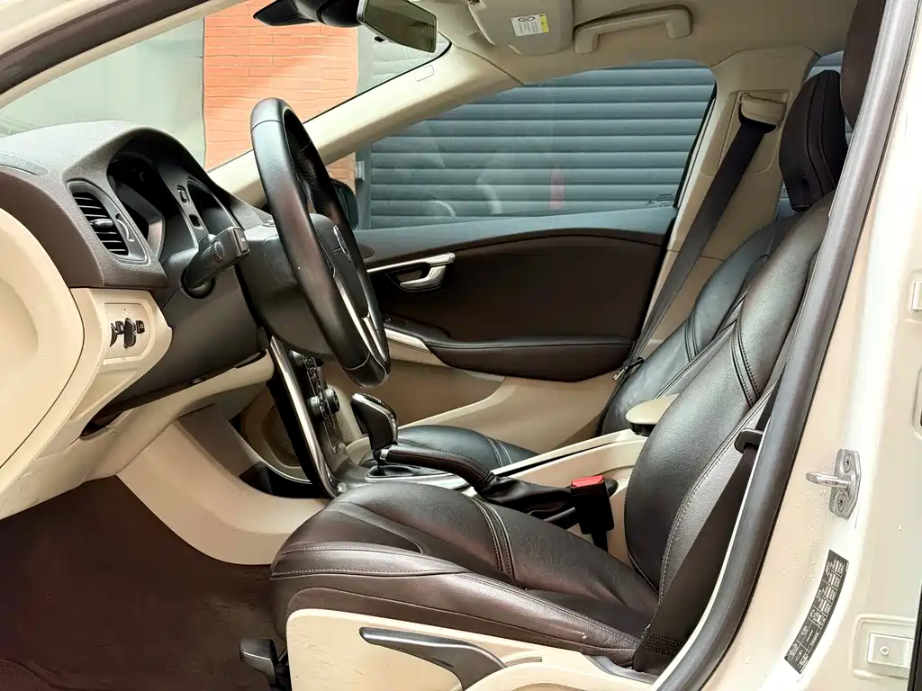 Volvo V40 2015 1.6T