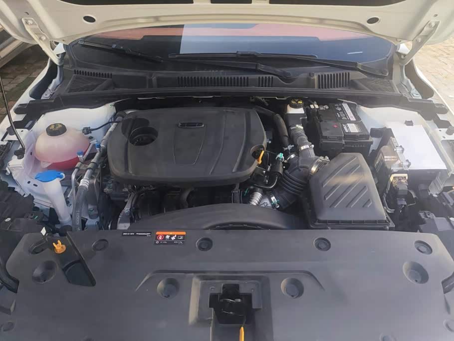 Geely Emgrand 1.4 л 2023 г. Белый, пробег 32800 км