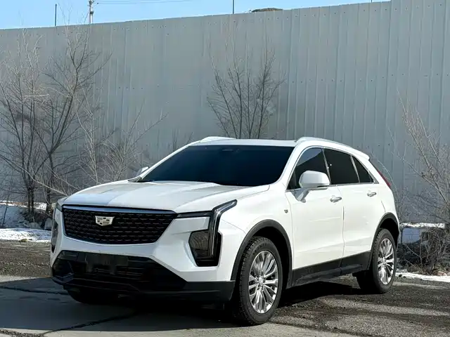 CADILLAC XT4
