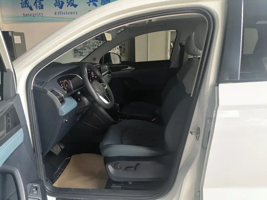 Volkswagen Tharu — миниатюра 8