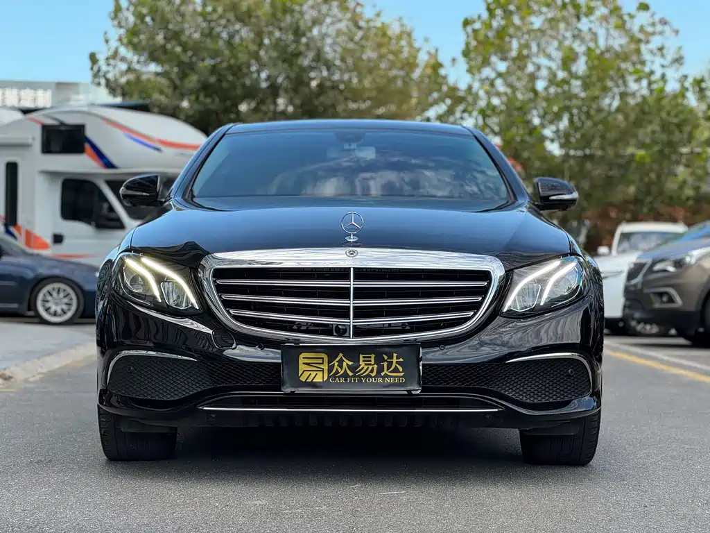 Mercedes-Benz E-Class — миниатюра 2