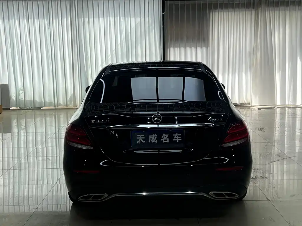 Mercedes-Benz E-Class — миниатюра 5