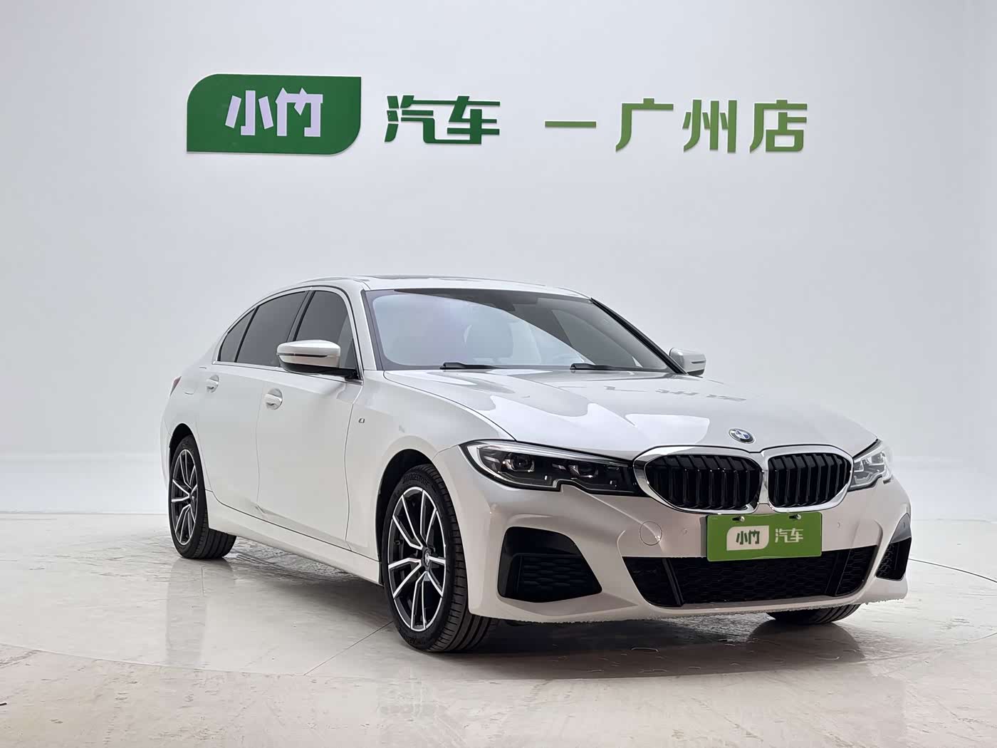 BMW 3 Series 2.0 л 2022 г. Белый, пробег 36000 км