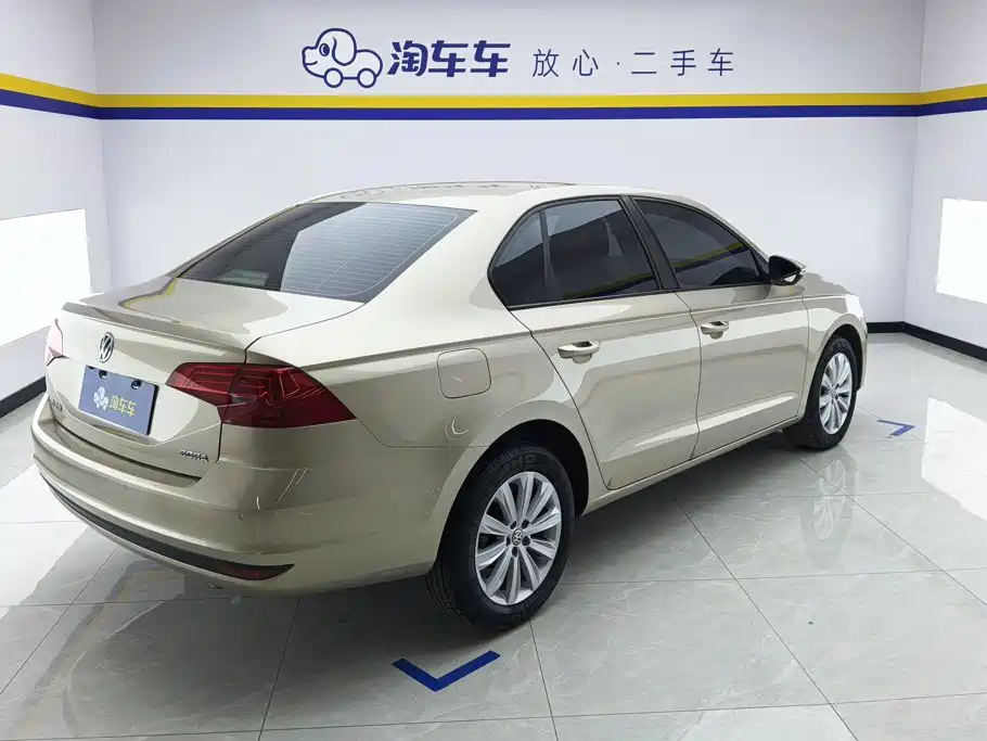 Volkswagen Bora — миниатюра 3