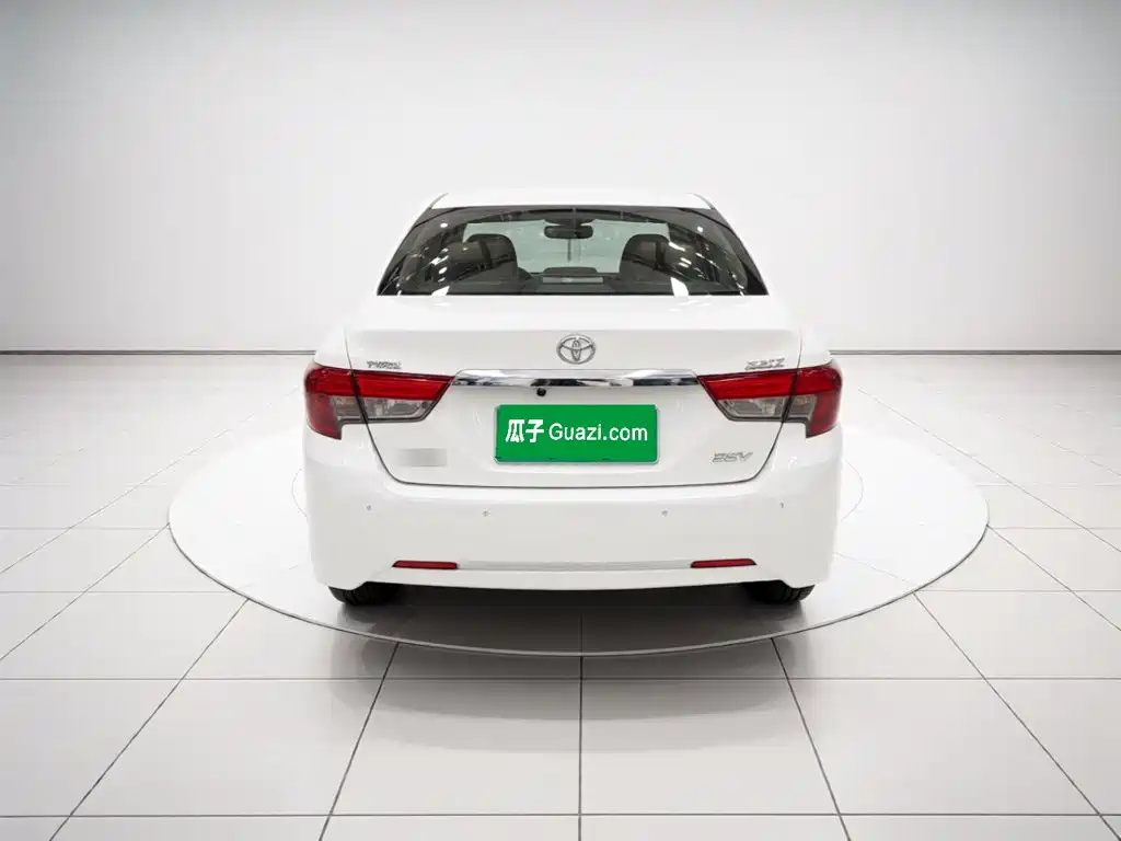Toyota Reiz — миниатюра 3