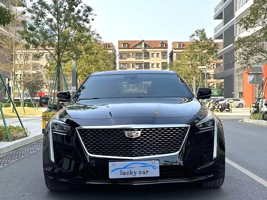 CADILLAC CT6