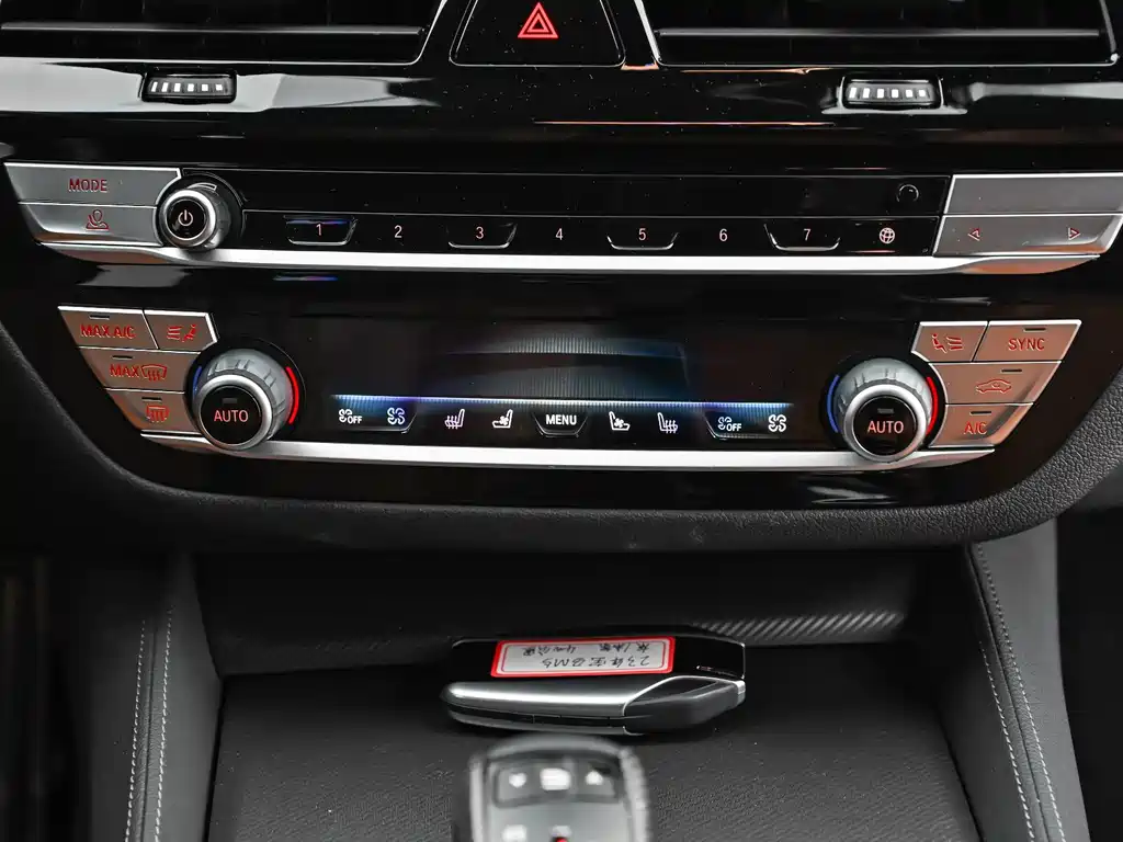 BMW M5 — миниатюра 9
