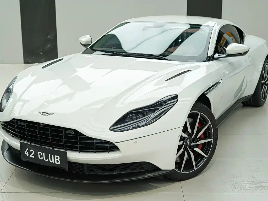 Купить Aston Martin DB11