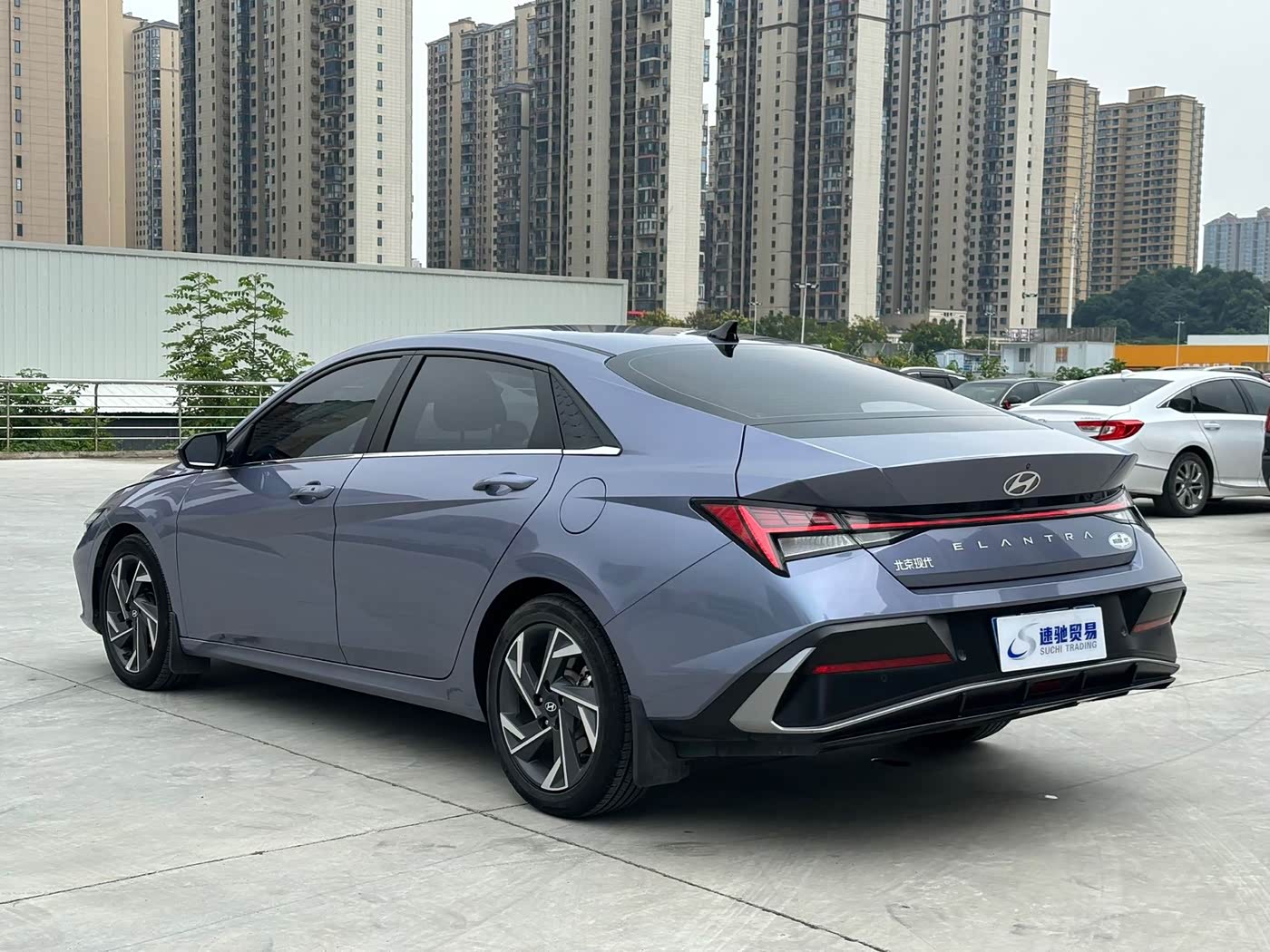 Hyundai Elantra 1.5 л 2023 г. Голубой, пробег 19000 км