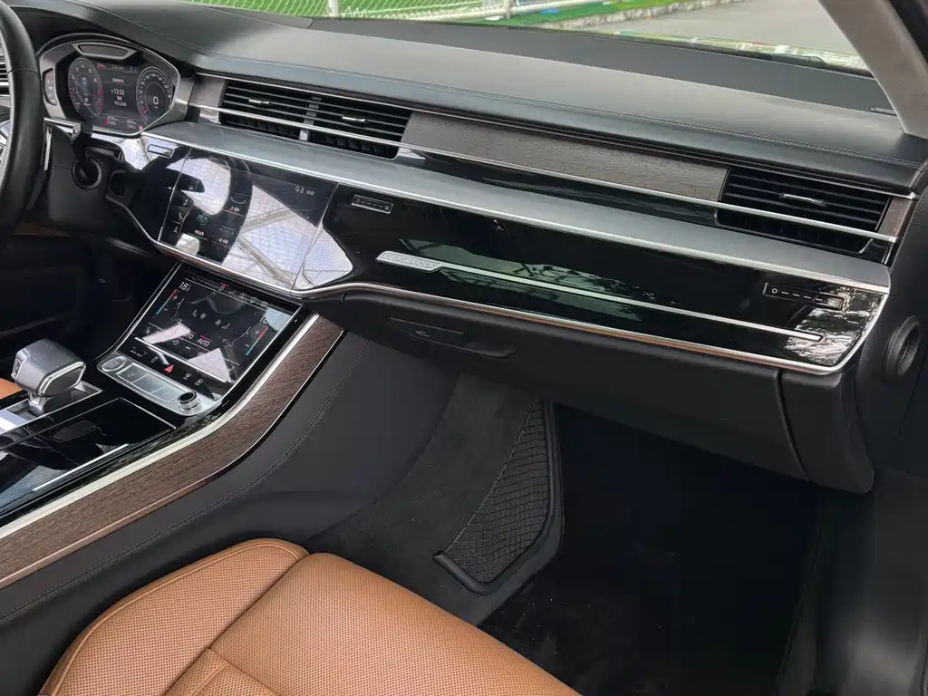 Audi A8 — миниатюра 12
