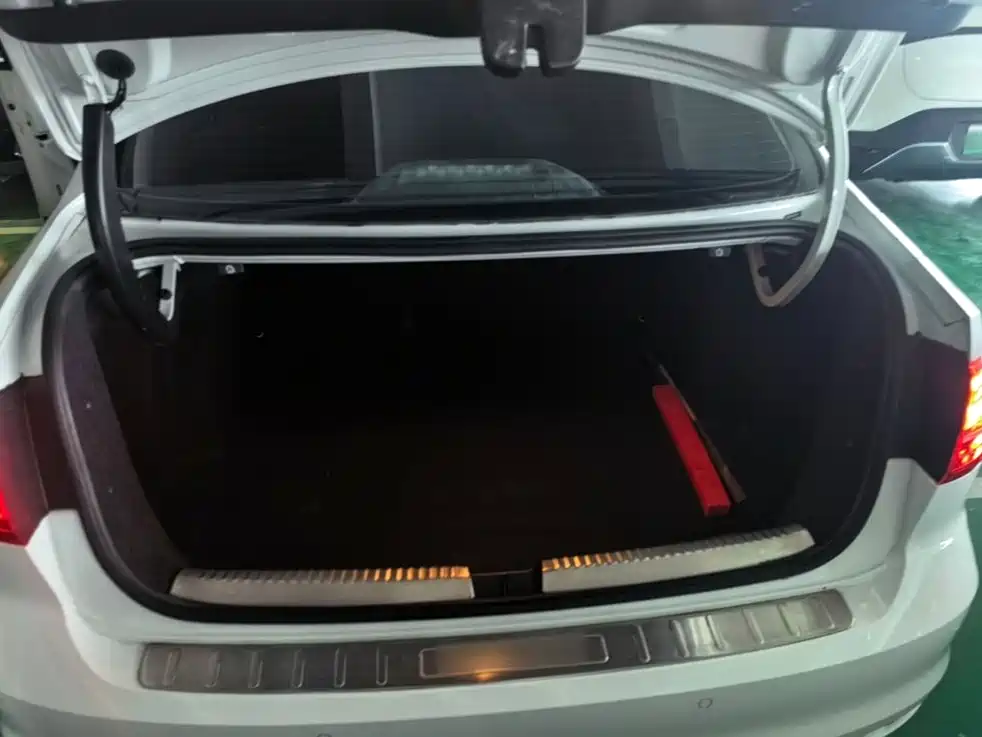 Volkswagen Sagitar — миниатюра 10