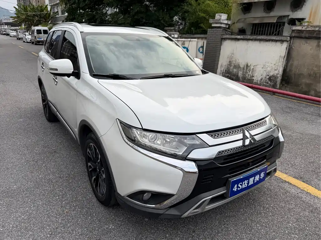 Mitsubishi Outlander — миниатюра 2
