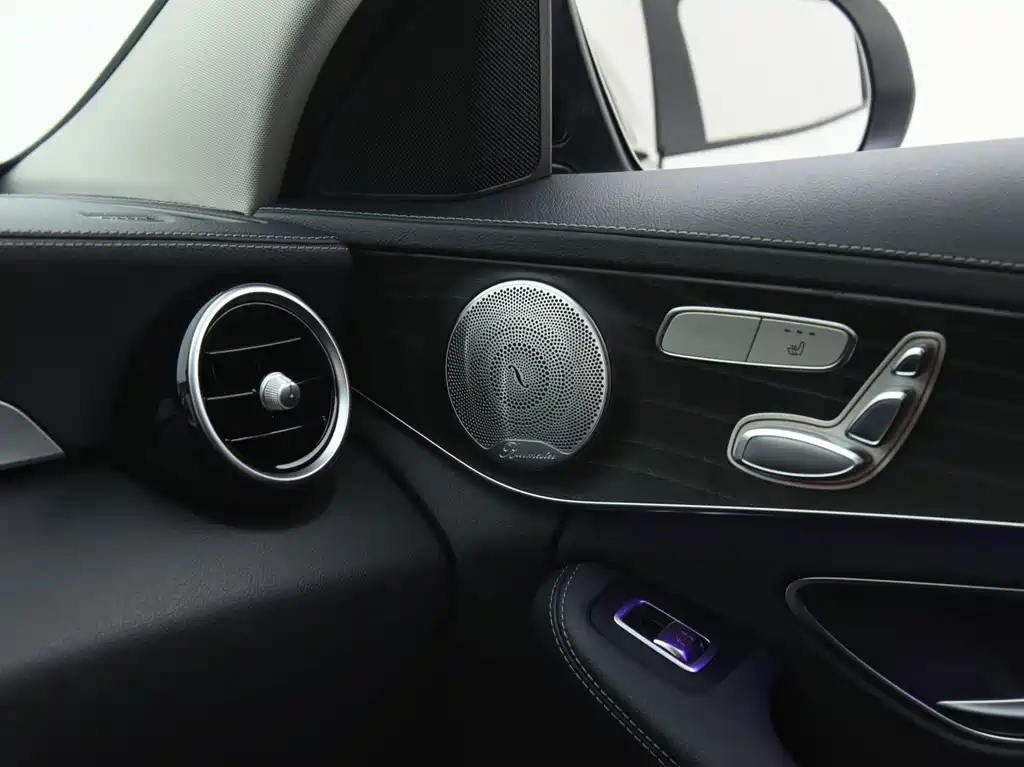 Mercedes-Benz C-Class — миниатюра 13