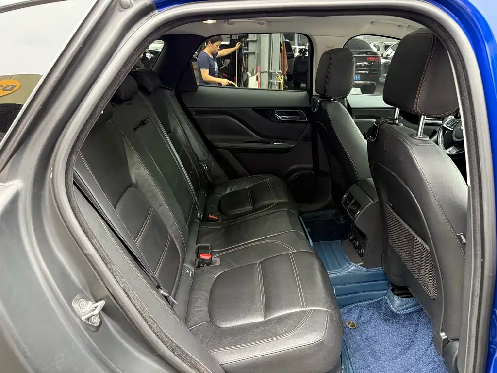 Jaguar F-PACE — миниатюра 15