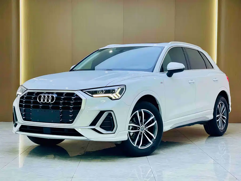 Купить Audi Q3