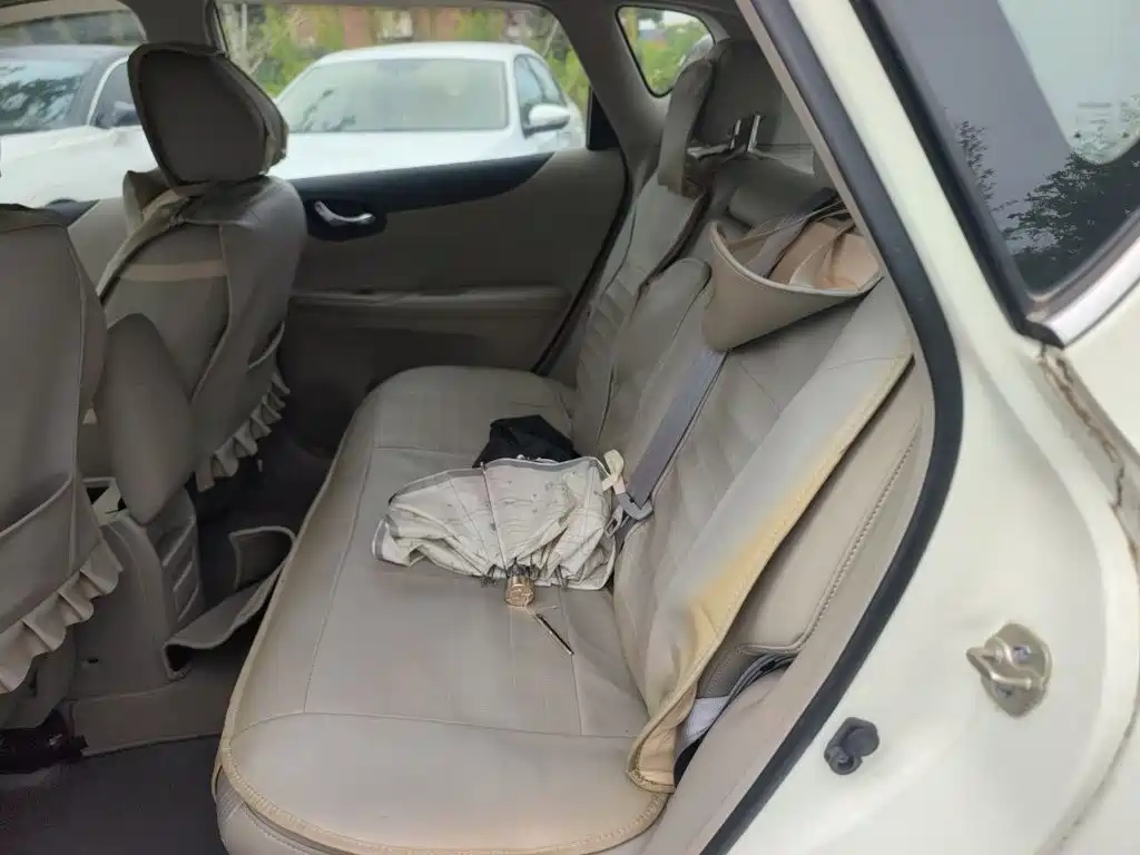 Nissan Tiida — миниатюра 13