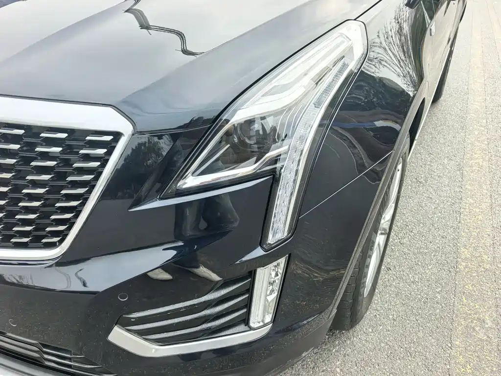 CADILLAC XT5