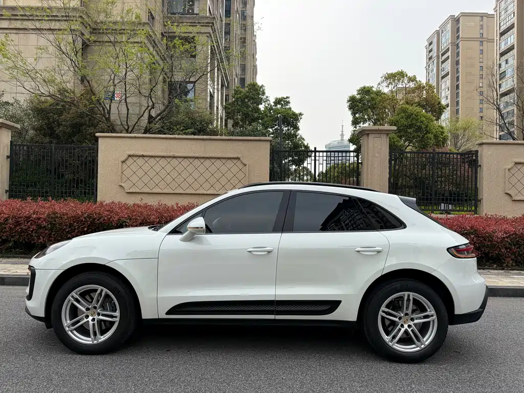 Porsche Macan — миниатюра 8