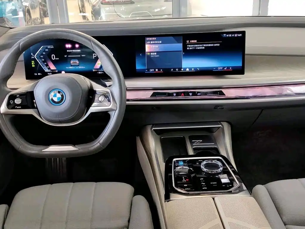 BMW i7 — миниатюра 8
