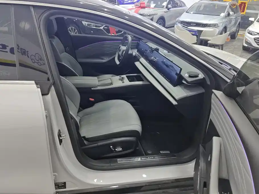 GEELY GALAXY GALAXY E8