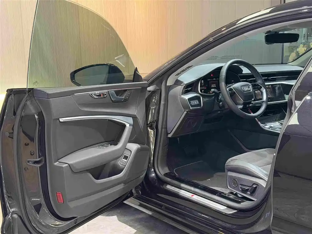 Audi A7L 2024 45TFSI S-line