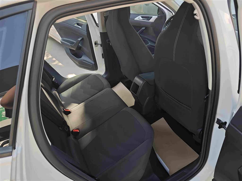 Volkswagen Polo 1.5 л 2022 г. Белый, пробег 33000 км