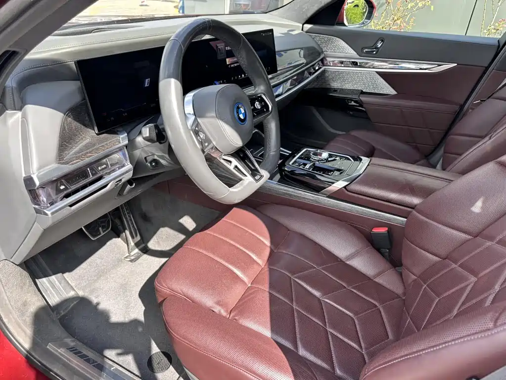 BMW i7 — миниатюра 2