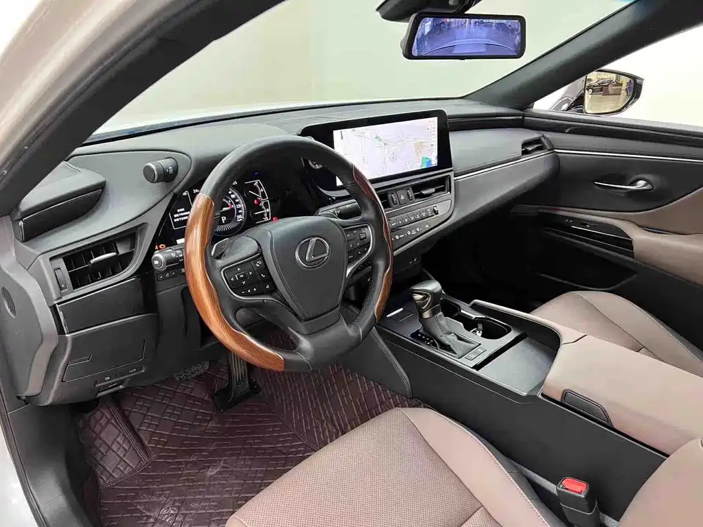 Lexus ES — миниатюра 11