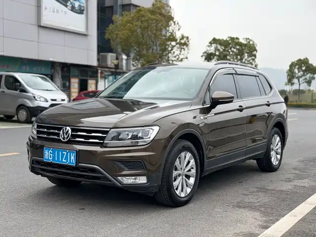 VOLKSWAGEN TIGUAN L