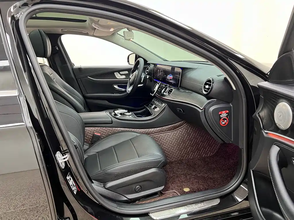 Mercedes-Benz E-Class — миниатюра 30