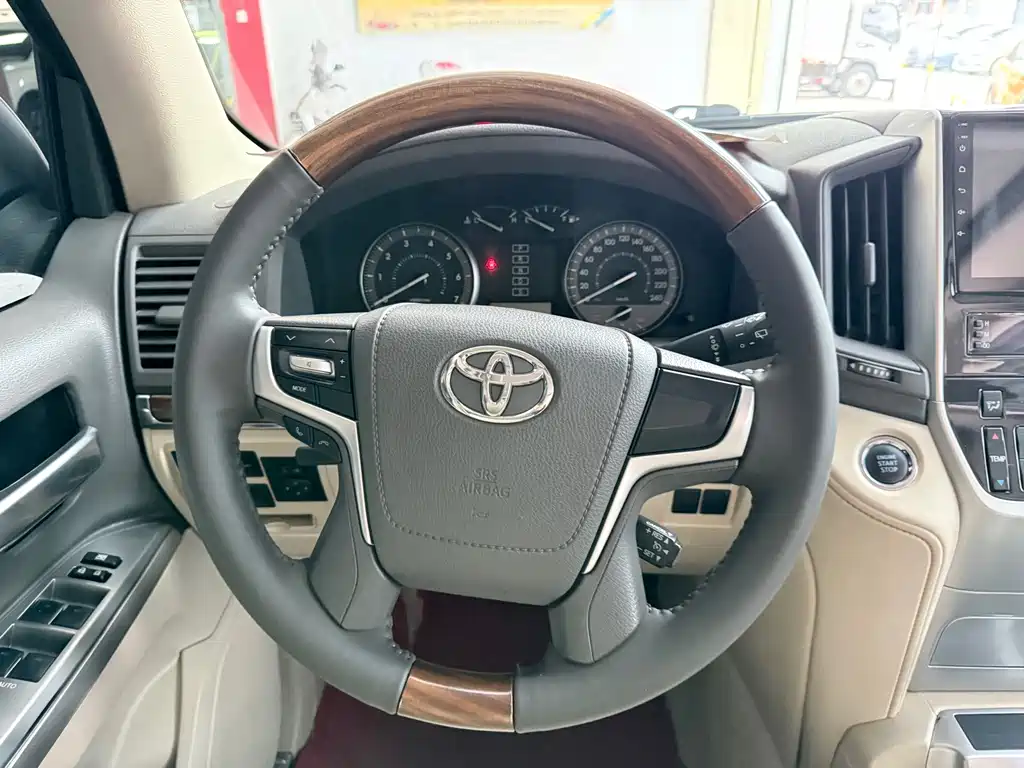Toyota Land Cruiser — миниатюра 14