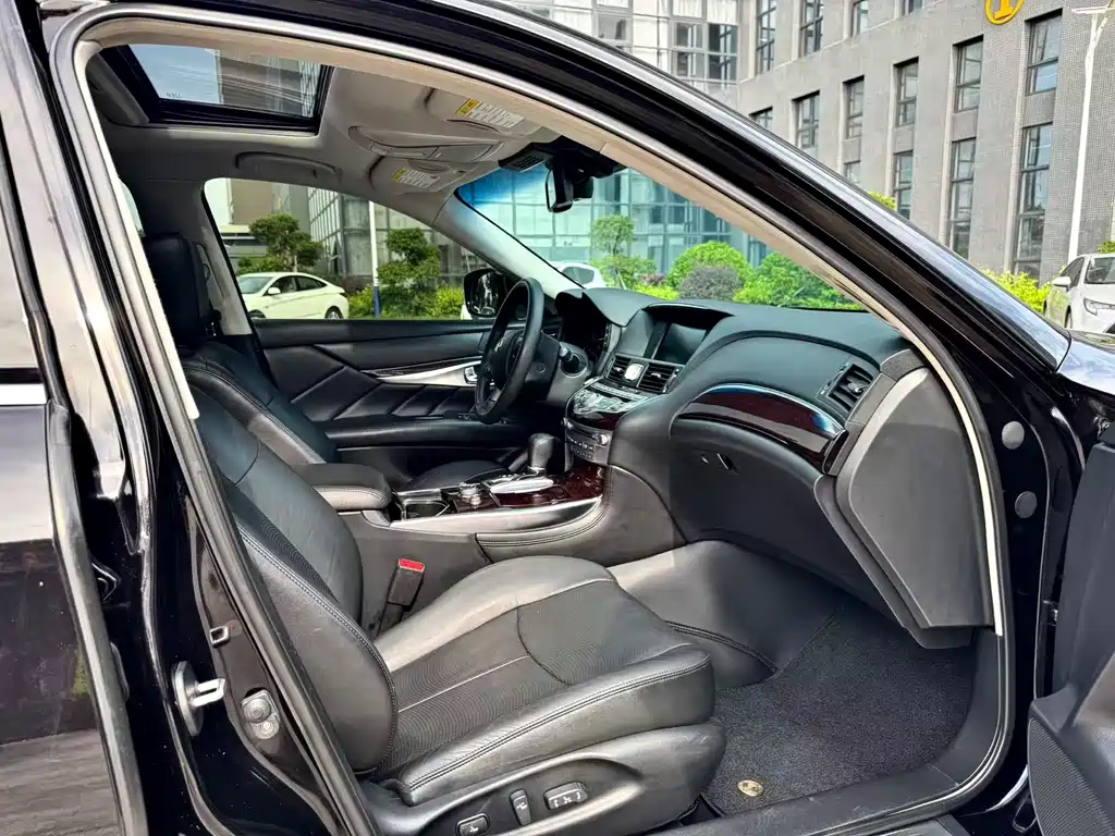 Infiniti M — миниатюра 14