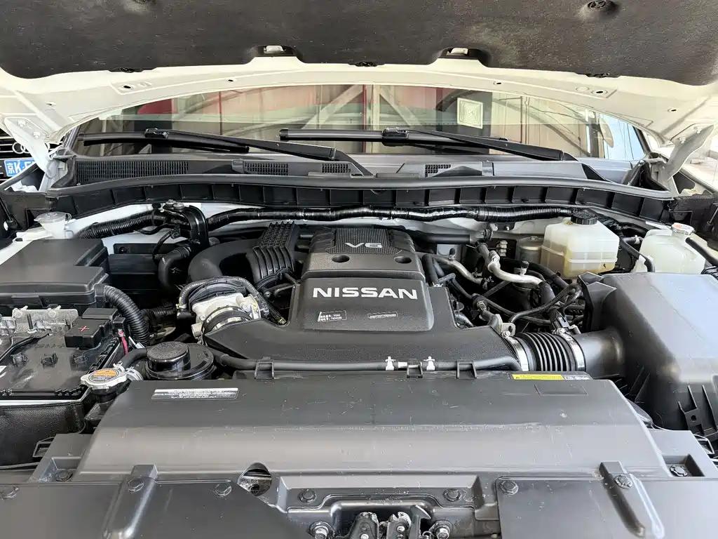Nissan Patrol — миниатюра 16