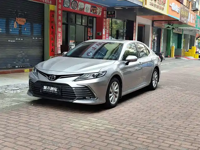 TOYOTA CAMRY