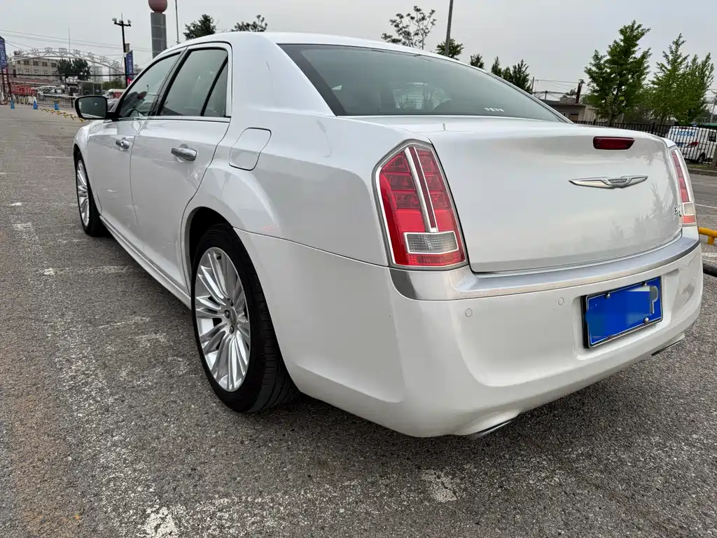 Chrysler 300C 2014 3.0L