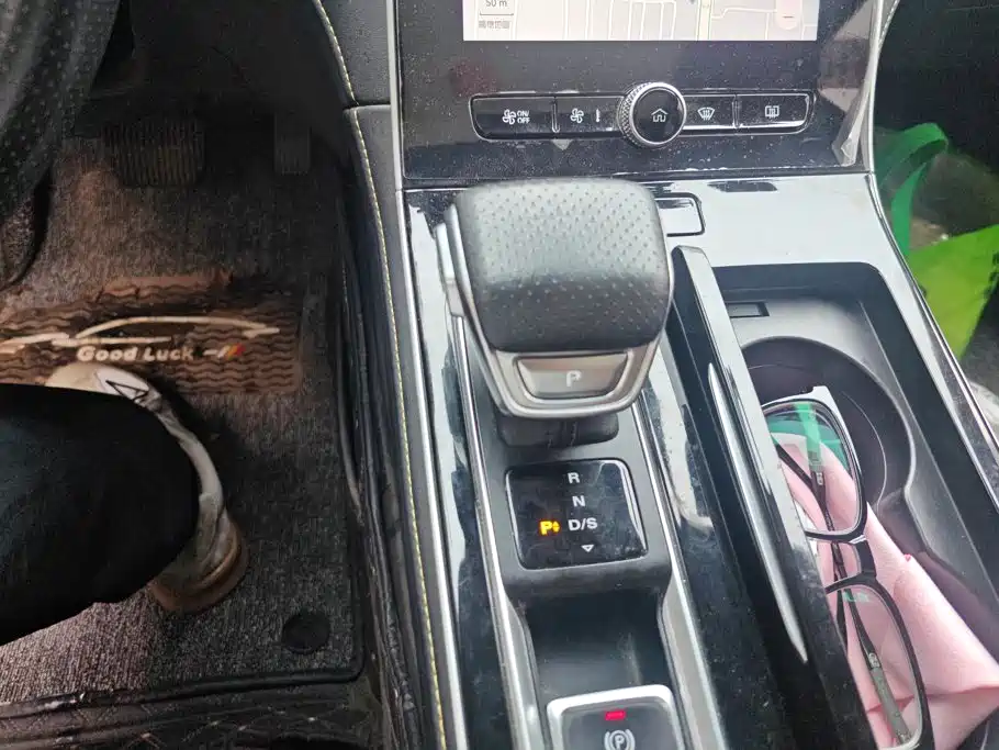 Roewe i6 MAX — миниатюра 16