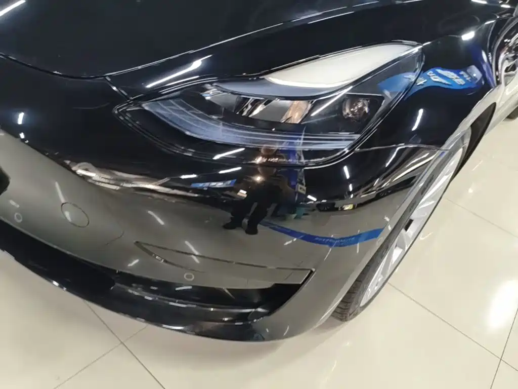 Tesla Model 3 — миниатюра 24