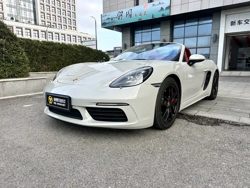 PORSCHE 718