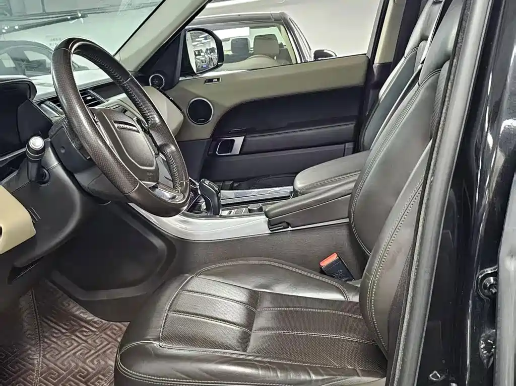 Land Rover Sport PHEV — миниатюра 8