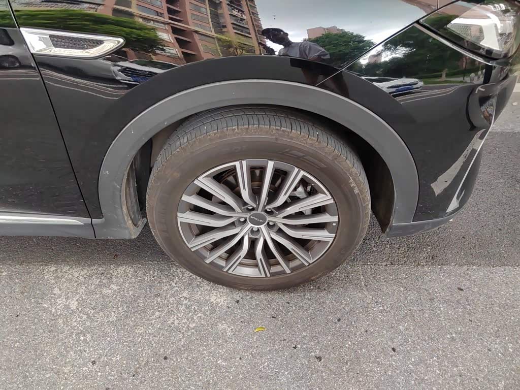 Jetour Jetour X70 PLUS 1.5 л 2024 г. Чёрный, пробег 16500 км