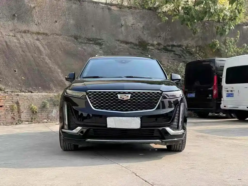 CADILLAC XT6