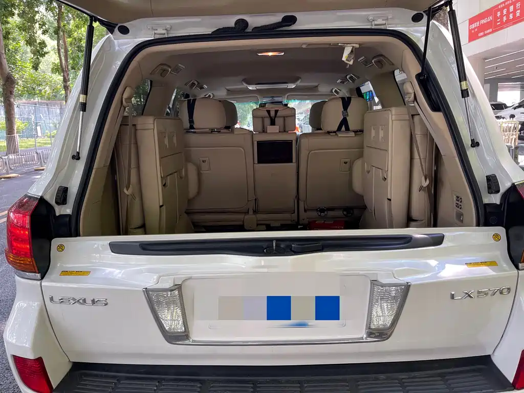 Lexus LX — миниатюра 11
