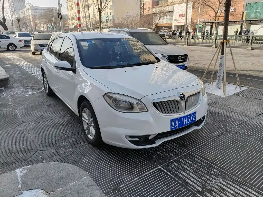 Zhonghua H330 2014