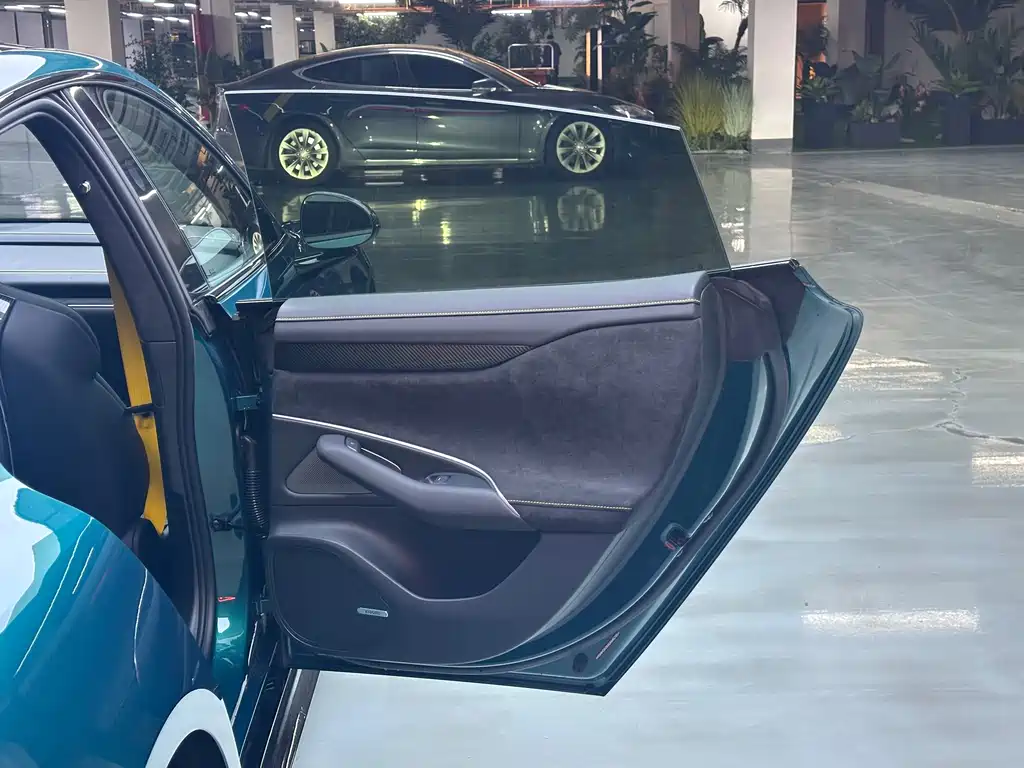 XIAOMI CAR XIAOMI SU7 ULTRA