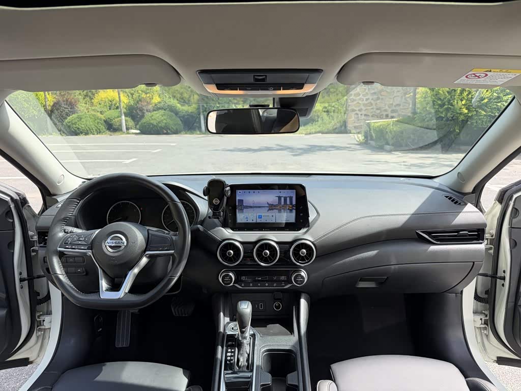 Nissan Sylphy 1.6 л 2021 г. Белый, пробег 50000 км