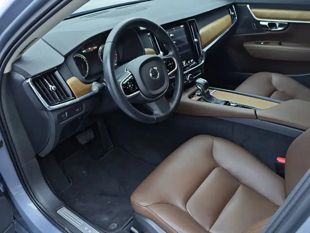 Volvo S90 — миниатюра 7