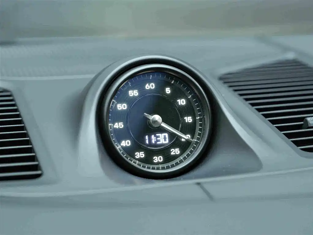 Porsche Cayenne — миниатюра 18