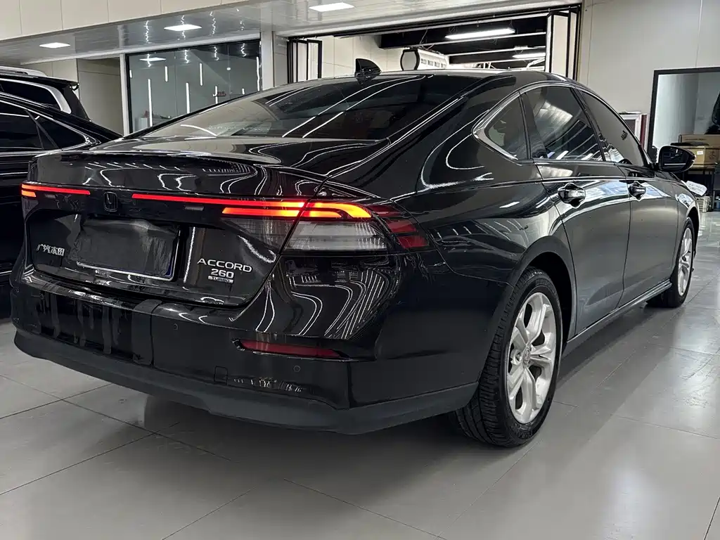 Honda Accord — миниатюра 9