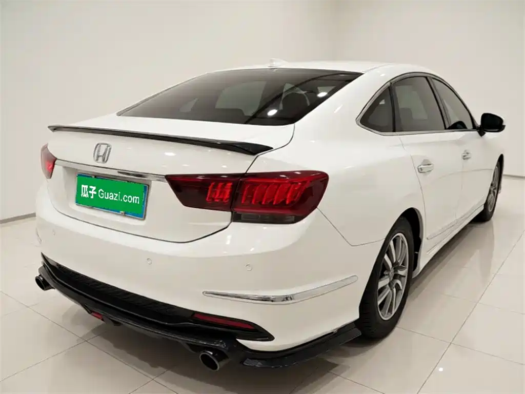 Honda Spirior 2015 2.0L Luxury