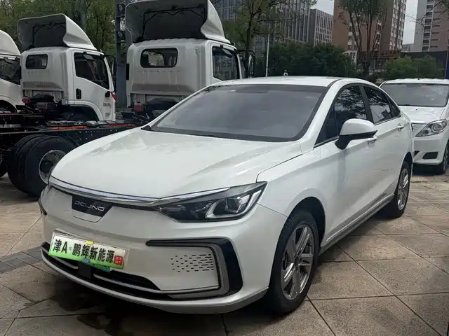 2023 BAIC EU5